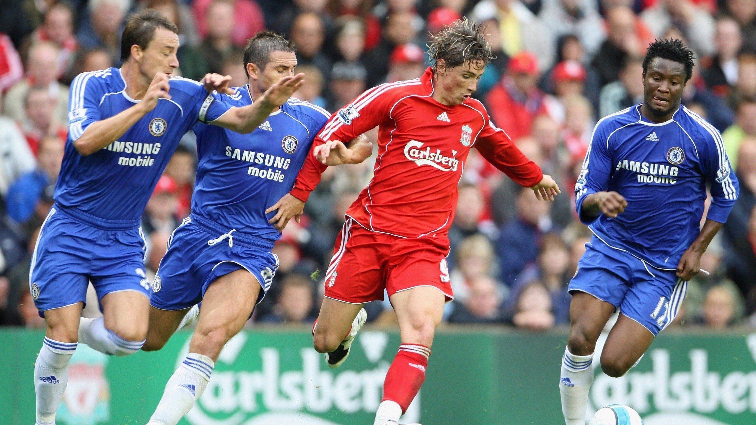 世界铁人三项系列赛海滨站 高温高湿条件下竞争惨烈